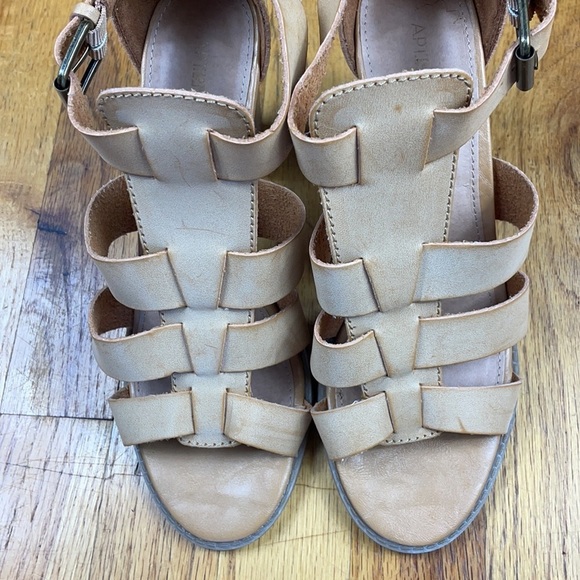 Apt 9 tan heels - Picture 2 of 5